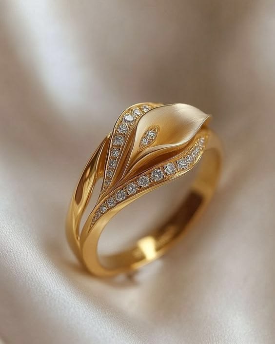 Gold calla lily diamond ring
